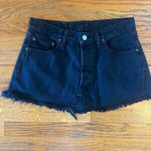 Levi’s Black Low Rise Micro Mini Skirt Raw Hem 28” Waist Small